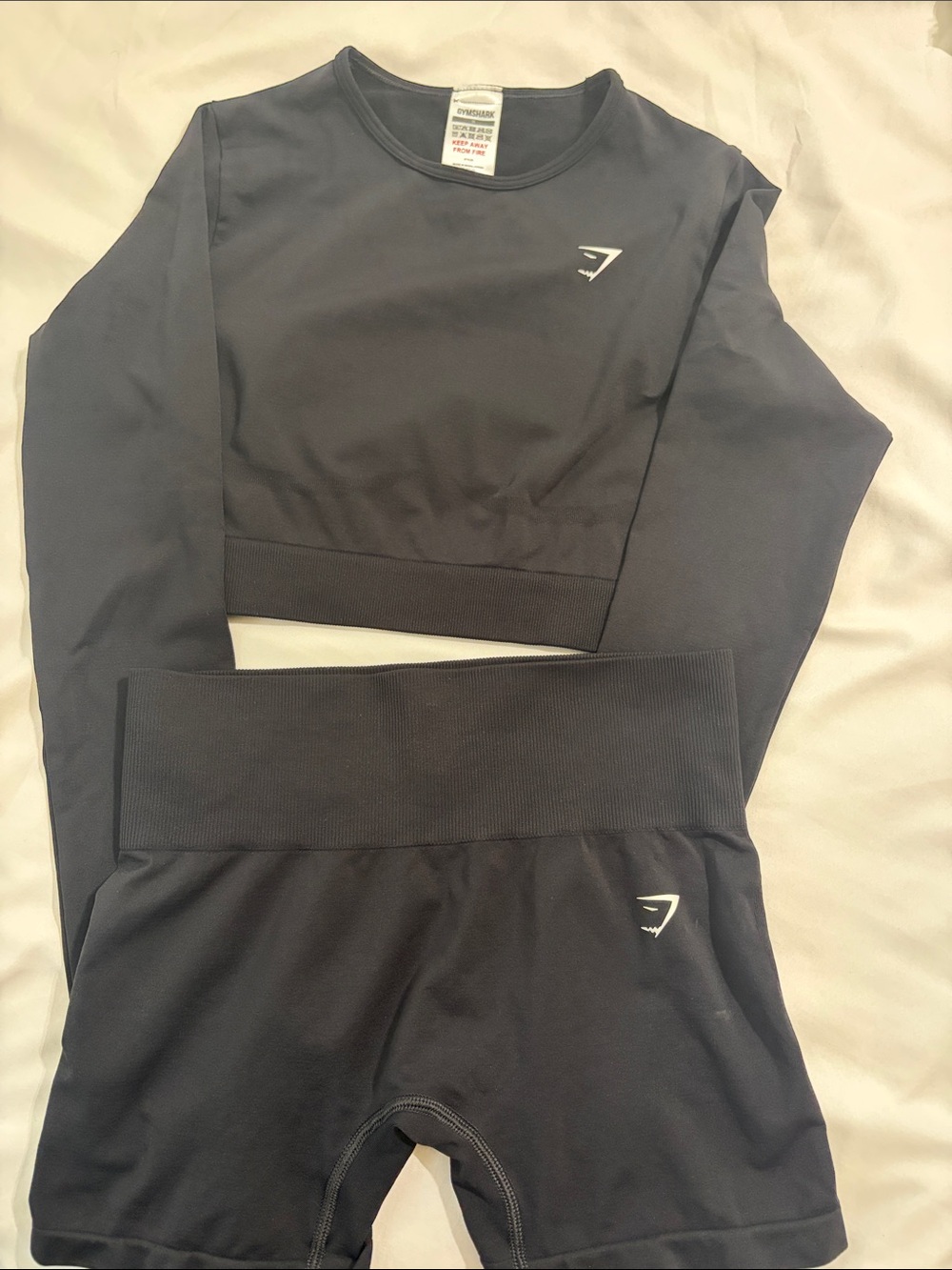 Gymshark SET Black Seamless Long-Sleeve Crop Top & High-Waist Shorts Set